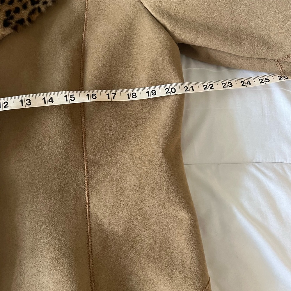 Like new classic Newport News faux fur/shearling long coat - Picture 6 of 10